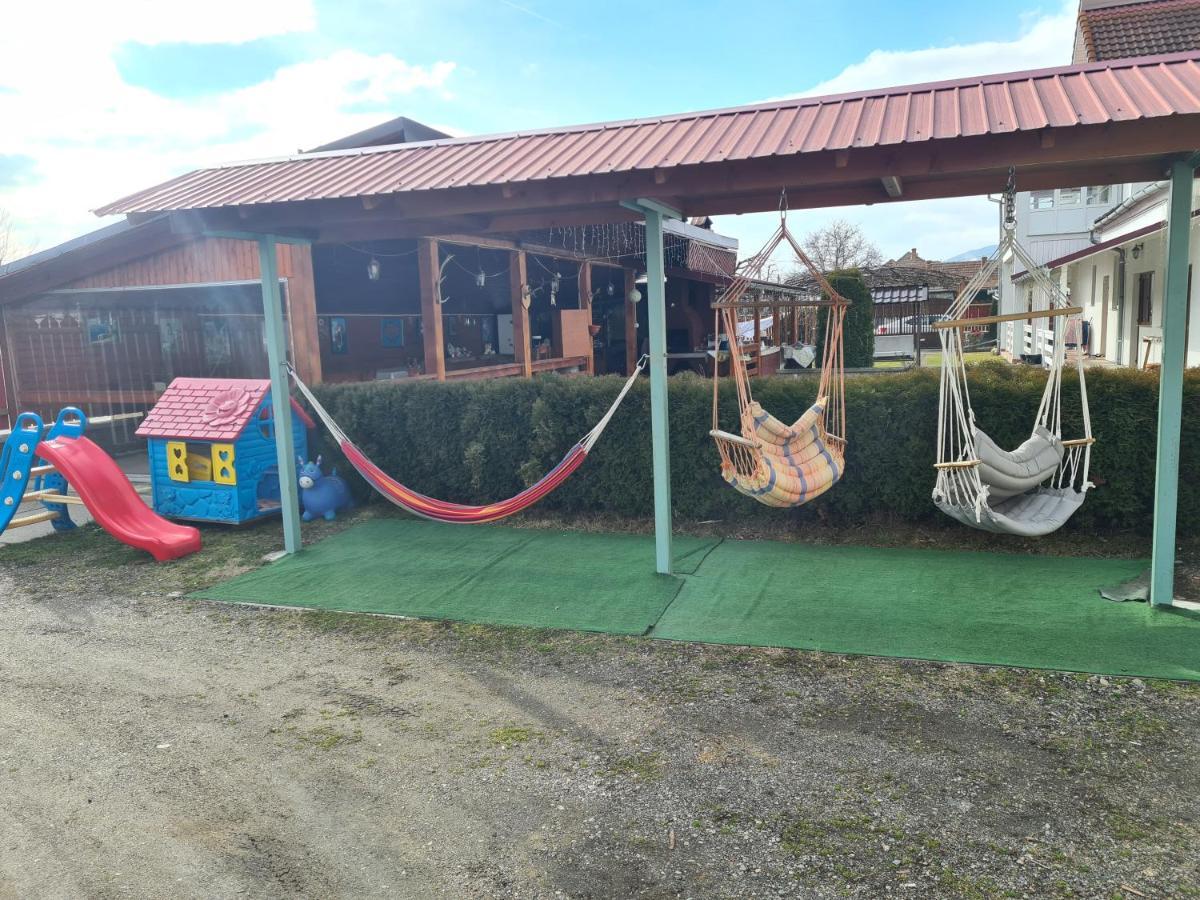 Hotel Cazare Turism Prislop Haţeg Exterior foto